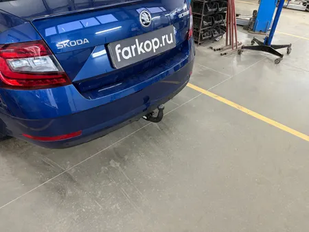 Фаркоп Steinhof для Skoda Octavia 2012-2020 V-063 в Ульяновск