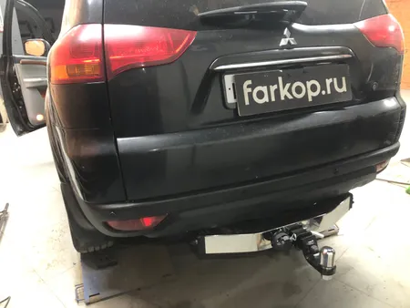 Фаркоп TowRus для Mitsubishi Pajero Sport 2008-2017 (с нерж. накладкой) 159366 в Ульяновск