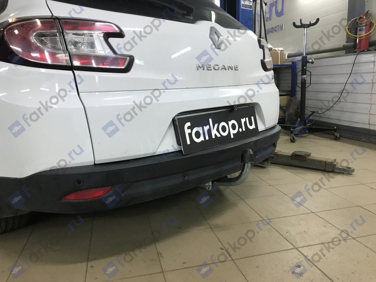 Установили фаркоп Galia для Renault Megane 2016 г.в. Установили фаркоп Galia для Renault Megane 2016 г.в.