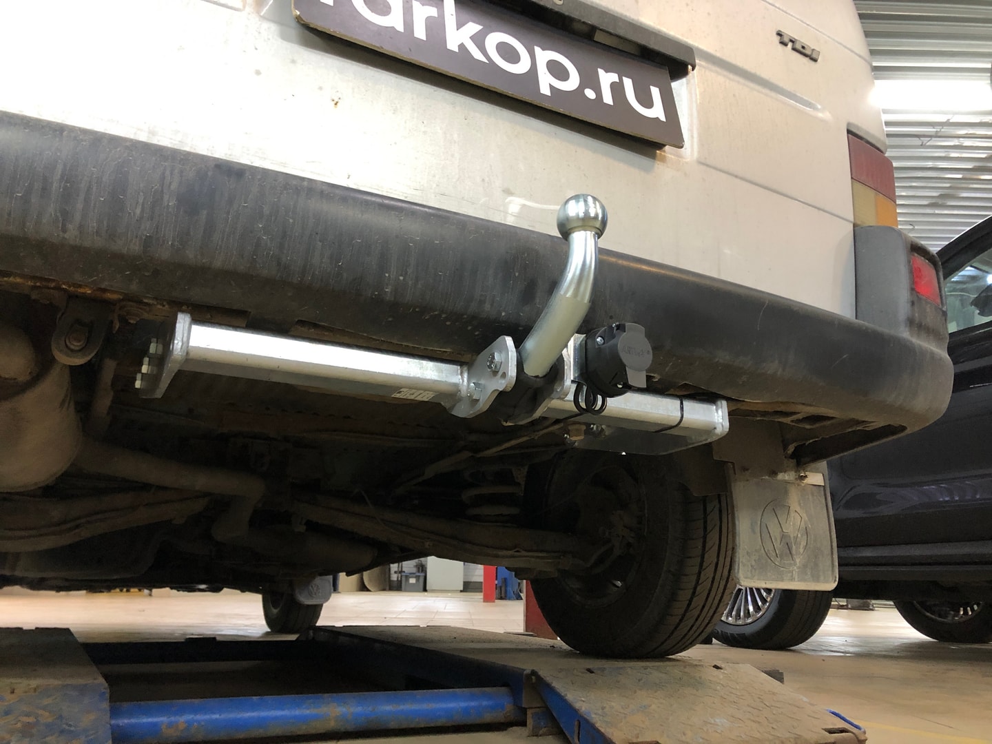 Установили фаркоп Galia для Volkswagen Transporter T4 1990-2003 г.в. Установили фаркоп Galia для Volkswagen Transporter T4 1990-2003 г.в.