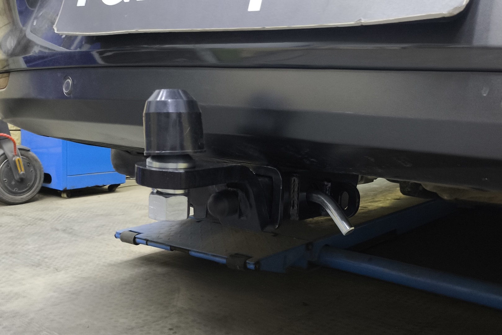 Установили фаркоп TowRus для LiXiang L7 2022-2025 г.в. Установили фаркоп TowRus для LiXiang L7 2022-2025 г.в.